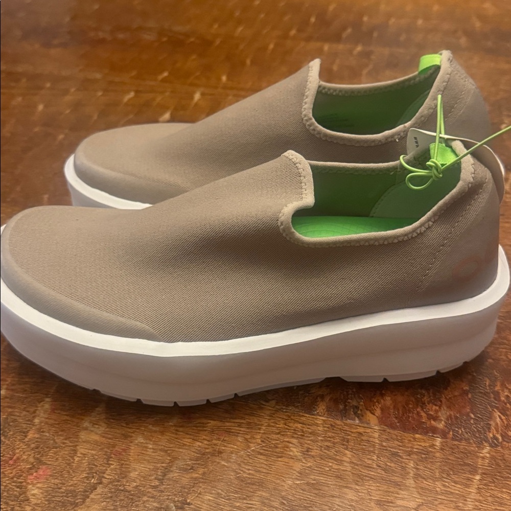 OOFOS, New, Size 8.5 OOMEGA EEZEE, Nomad - Picture 6 of 7